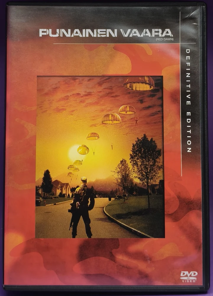 2 DVD) Charlie Sheen: Punainen vaara - Red Dawn (1984)